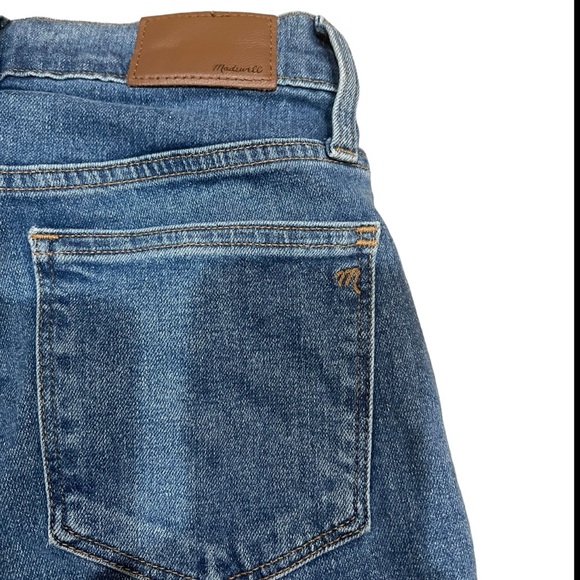 10" High-Rise Skinny Jeans in Mackey Wash: Button-Front Edition Size 25 - Picture 6 of 10